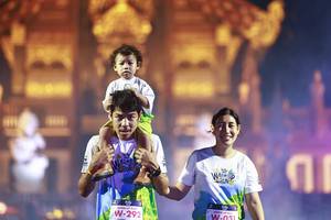 BIB: 292, 031
                            <button type="button" onclick="openModal(22343547)" class="btn btn-primary btn-sm float-right btn-popup" data-toggle="modal" data-target=".modal-high-quality">
                        <i class="fas fa-shopping-cart"></i> Add to Cart
                    </button>
                                            <button type="button" onclick="isThisMe(22343547, true)" class="btn btn-success btn-sm float-right btn-popup btn-isme hidden" data-toggle="tooltip" data-placement="bottom" title="นี่คือรูปของคุณใช่ไหม คลิกที่นี่เพื่อเอาเข้าอัลบั้ม">
                        <i class="fas fa-plus"></i> Add to album
                    </button>
                    <button type="button" onclick="isThisMe(22343547, false)" class="btn btn-warning btn-sm float-right btn-popup btn-isnotme hidden">
                        <i class="fas fa-ban"></i> Remove from album
                    </button>